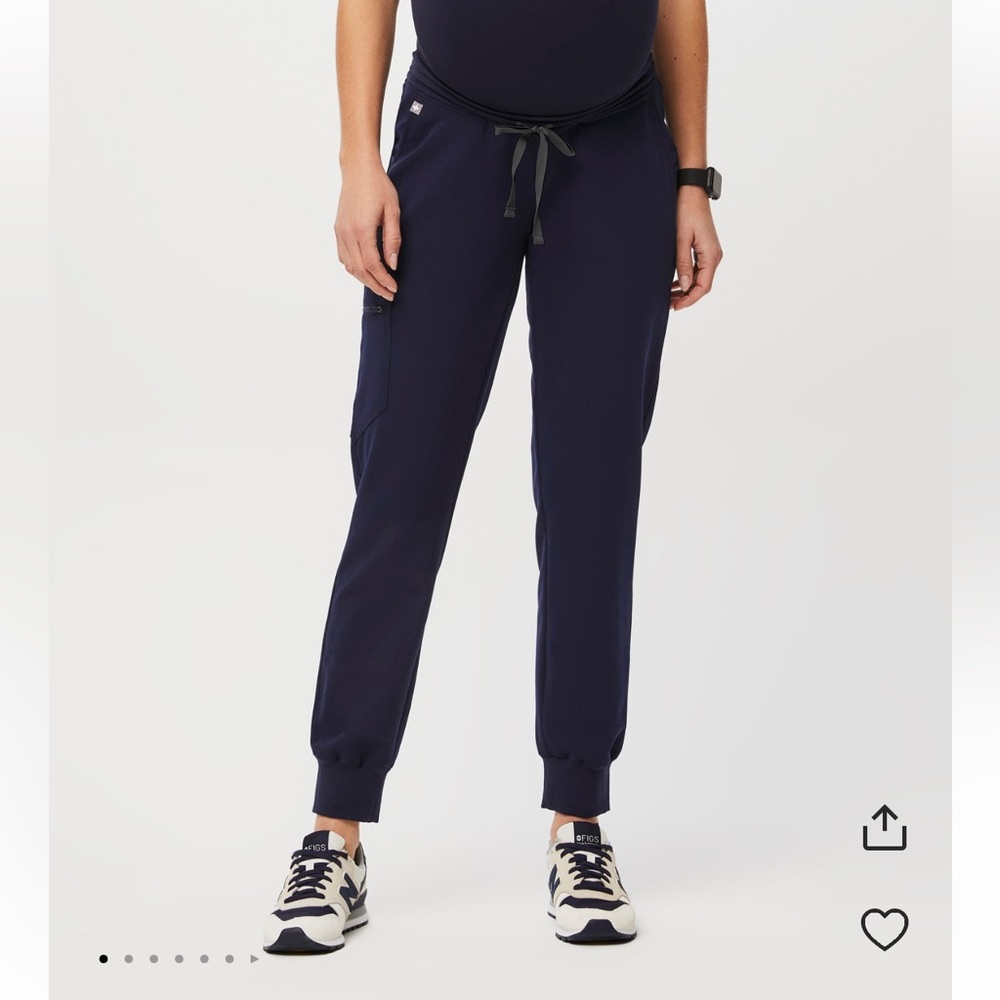 Figs Zamora maternity jogger scrubs